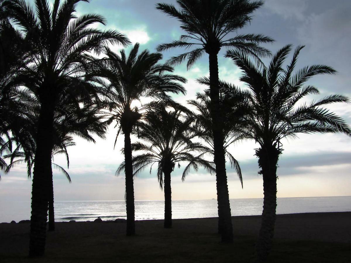 Carihuela Beach Торремолінос Екстер'єр фото